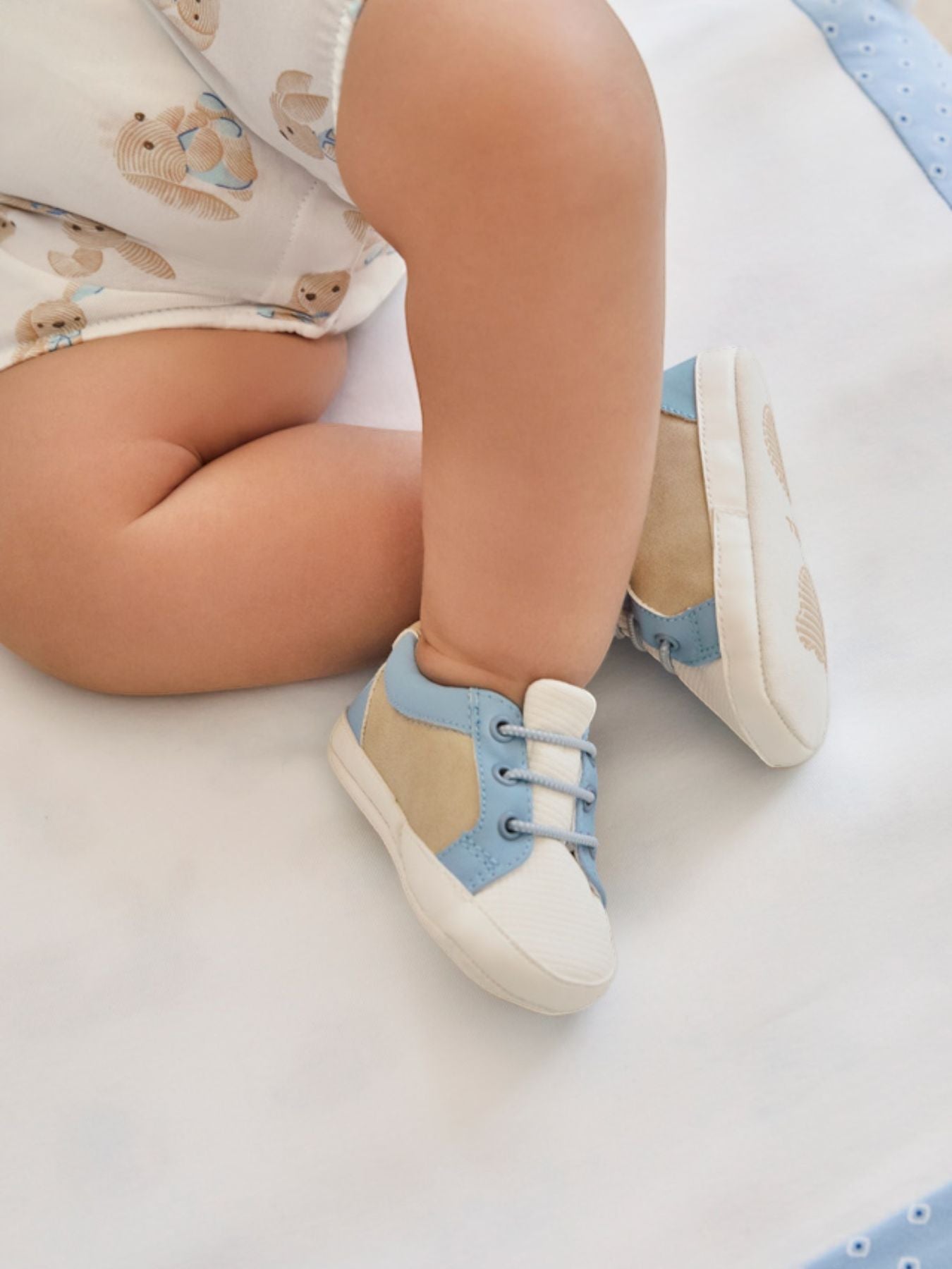 9733/A - Calzature Bimbo - MAYORAL corredino e abbigliamento neonato | NANU' BABY