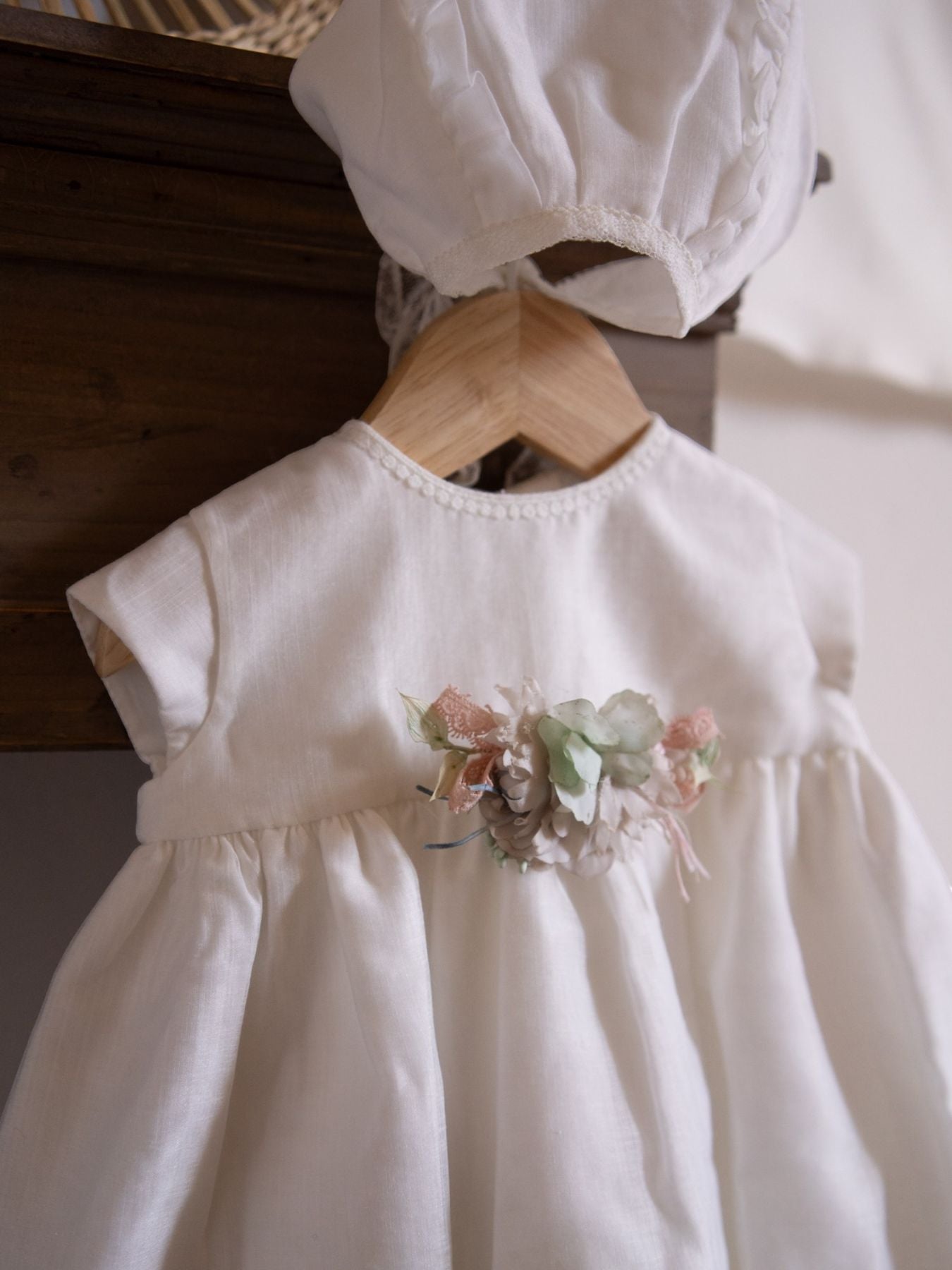 Abito Cerimonia Romantico Bimba Beige 5476 corredino e abbigliamento neonato | NANU' BABY