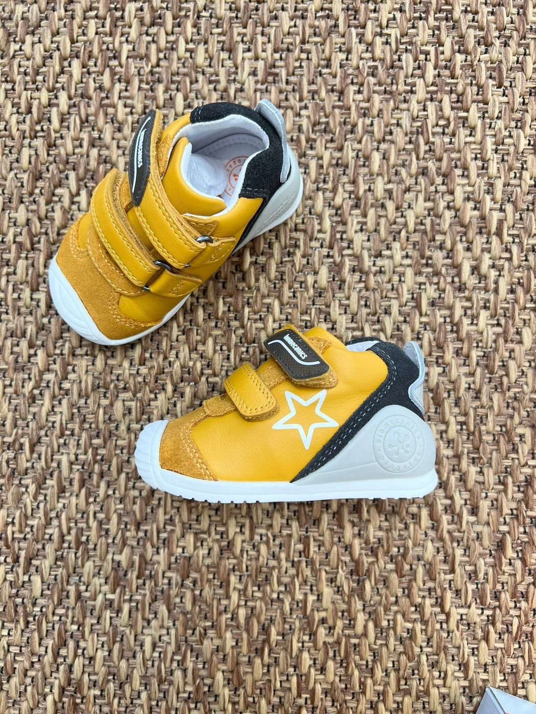 scarpe Bimbo Giallo 211145 corredino e abbigliamento neonato | NANU' BABY