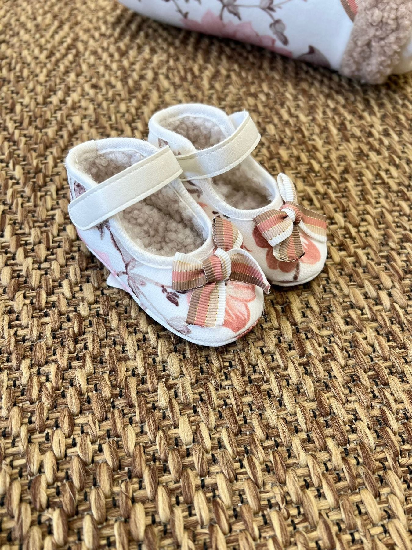 Scarpetta Fiocco Bimba Vaniglia IG18SC corredino e abbigliamento neonato | NANU' BABY